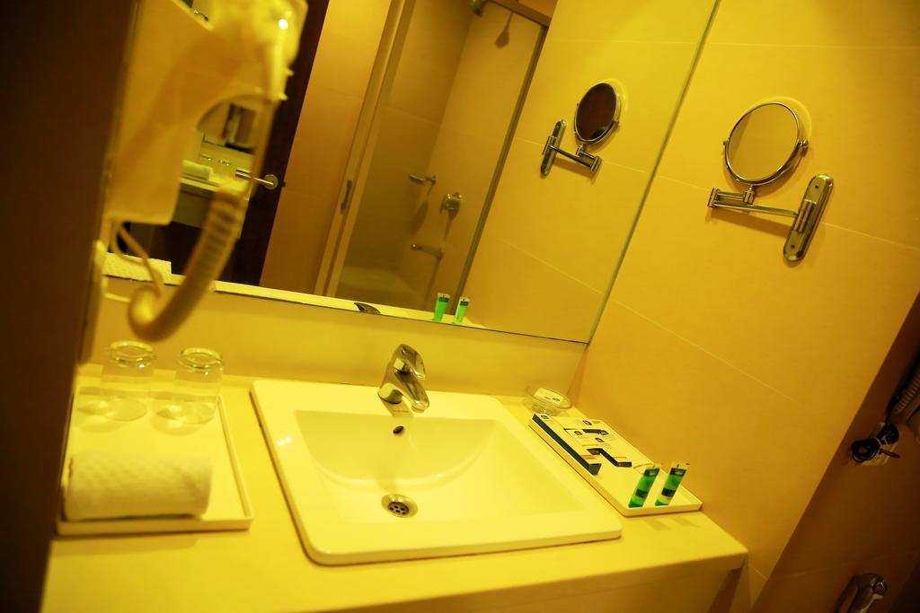 Best Western Jubilee Ridge Hyderabad Luaran gambar